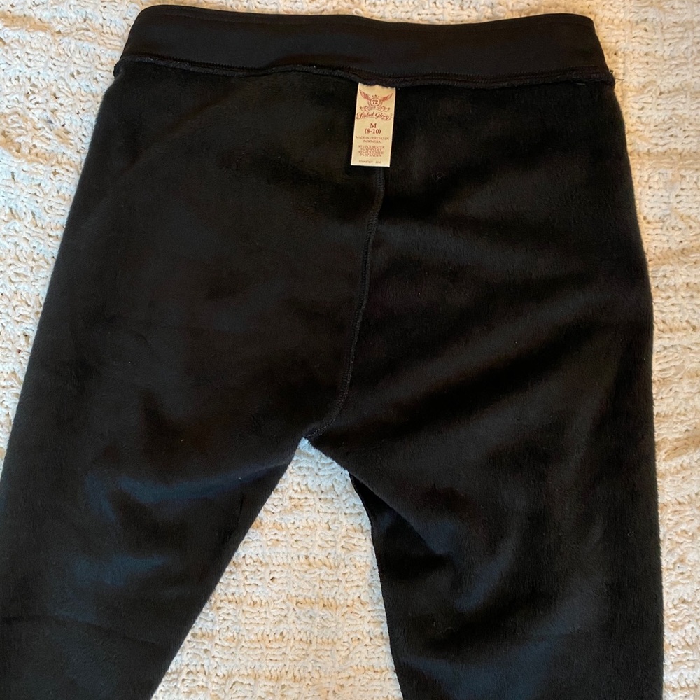 black leggings